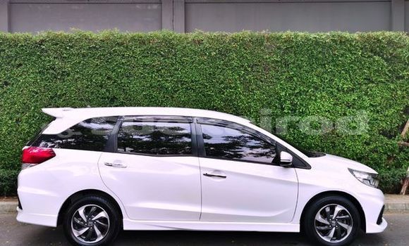 Buy Used Honda Mobilio White Car in Bangkok in Bangkok Buy Used Honda Mobilio White Car in Bangkok in Bangkok