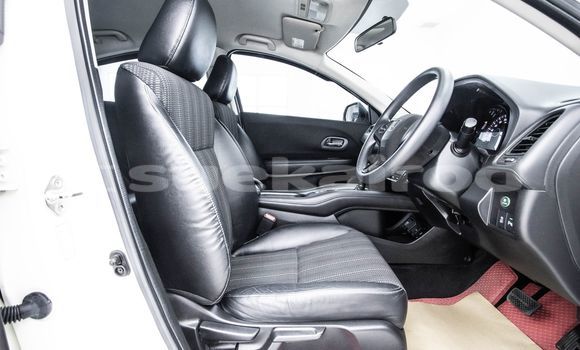 Buy Used Honda HR-V White Car in Bangkok in Bangkok Buy Used Honda HR-V White Car in Bangkok in Bangkok