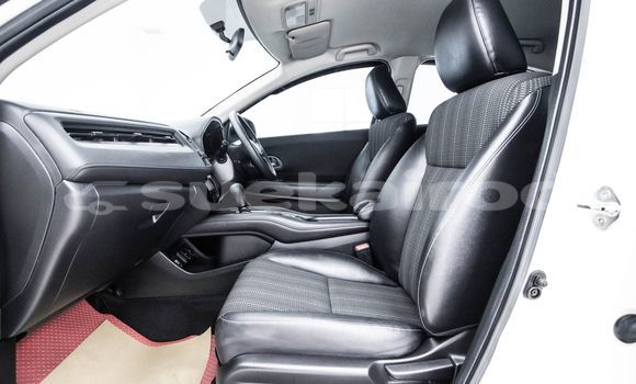 Buy Used Honda HR-V White Car in Bangkok in Bangkok Buy Used Honda HR-V White Car in Bangkok in Bangkok