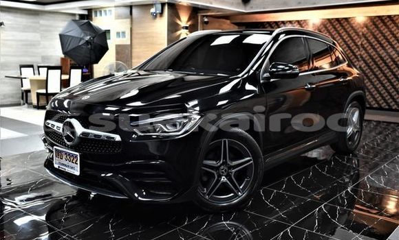 ซื้อ รถมือสอง Mercedes-Benz GLA-klasse สีดำ รถยนต์ ใน %{เมือง} ใน กรุงเทพมหานคร
