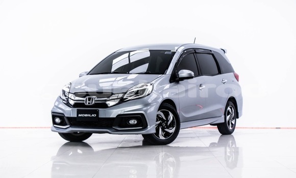 ซื้อ รถมือสอง Honda Mobilio เงิน รถยนต์ ใน %{เมือง} ใน กรุงเทพมหานคร
