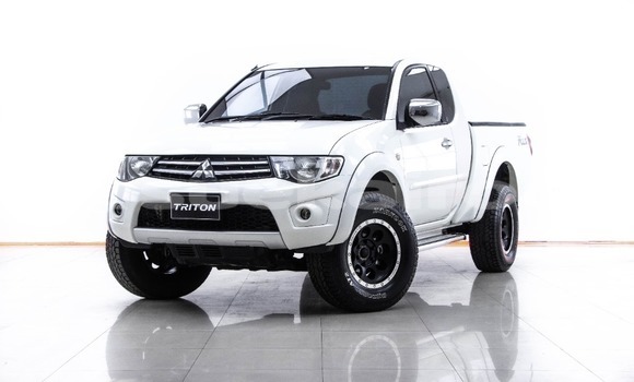ซื้อ รถมือสอง Mitsubishi Triton ขาว รถยนต์ ใน %{เมือง} ใน กรุงเทพมหานคร