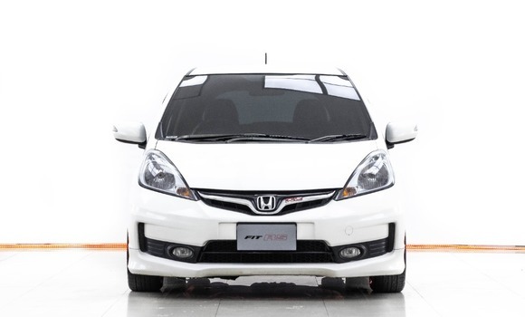 Buy Used Honda Jazz White Car in Bangkok in Bangkok Buy Used Honda Jazz White Car in Bangkok in Bangkok