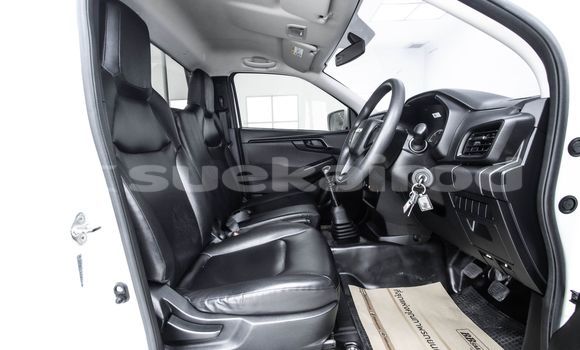 Buy Used Isuzu D-Max White Car in Bangkok in Bangkok Buy Used Isuzu D-Max White Car in Bangkok in Bangkok