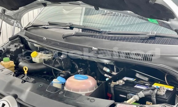 Buy Used Volkswagen Caravelle Silver Car in Bangkok in Bangkok Buy Used Volkswagen Caravelle Silver Car in Bangkok in Bangkok