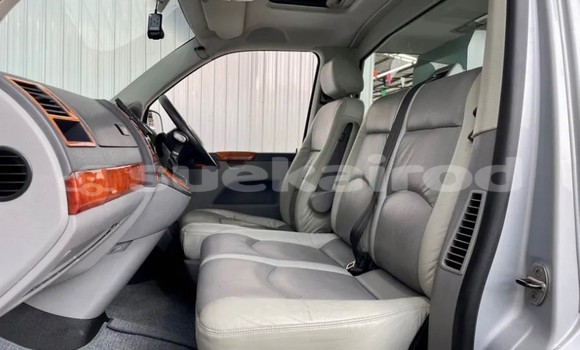 Buy Used Volkswagen Caravelle Silver Car in Bangkok in Bangkok Buy Used Volkswagen Caravelle Silver Car in Bangkok in Bangkok