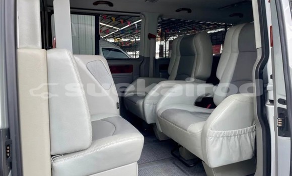 Buy Used Volkswagen Caravelle Silver Car in Bangkok in Bangkok Buy Used Volkswagen Caravelle Silver Car in Bangkok in Bangkok