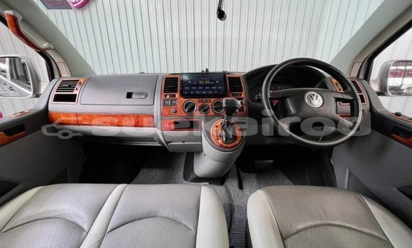 Buy Used Volkswagen Caravelle Silver Car in Bangkok in Bangkok Buy Used Volkswagen Caravelle Silver Car in Bangkok in Bangkok