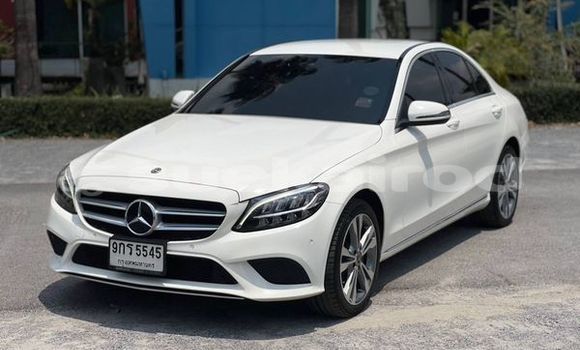 ซื้อ รถมือสอง Mercedes-Benz C-Classe ขาว รถยนต์ ใน %{เมือง} ใน กรุงเทพมหานคร