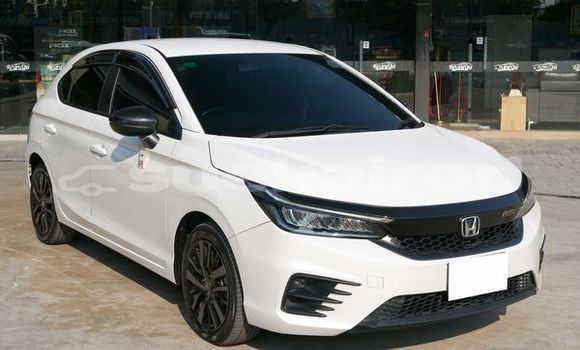 ซื้อ รถมือสอง Honda City ขาว รถยนต์ ใน %{เมือง} ใน กรุงเทพมหานคร