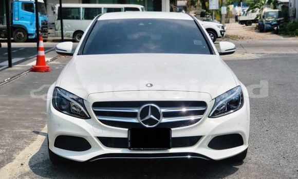 ซื้อ รถมือสอง Mercedes-Benz C-Classe ขาว รถยนต์ ใน %{เมือง} ใน กรุงเทพมหานคร