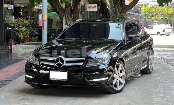 ซื้อ รถมือสอง Mercedes-Benz C180 coupe สีดำ รถยนต์ ใน %{เมือง} ใน กรุงเทพมหานคร