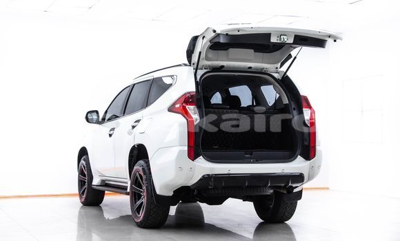 Buy Used Mitsubishi Pajero White Car in Bangkok in Bangkok Buy Used Mitsubishi Pajero White Car in Bangkok in Bangkok