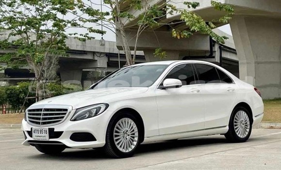 ซื้อ รถมือสอง Mercedes‒Benz C–Class ขาว รถยนต์ ใน %{เมือง} ใน กรุงเทพมหานคร