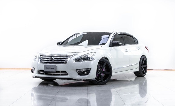 Buy Used Nissan Teana White Car in Bangkok in Bangkok