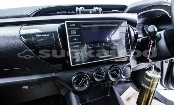 Buy Used Toyota Hiluxe Revo White Car in Bangkok in Bangkok Buy Used Toyota Hiluxe Revo White Car in Bangkok in Bangkok