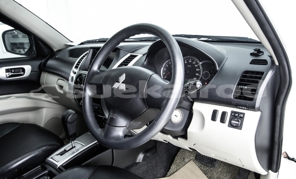 ซื้อ รถมือสอง Mitsubishi Pajero Sport ขาว รถยนต์ ใน %{เมือง} ใน กรุงเทพมหานคร ซื้อ รถมือสอง Mitsubishi Pajero Sport ขาว รถยนต์ ใน %{เมือง} ใน กรุงเทพมหานคร