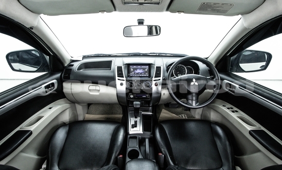 ซื้อ รถมือสอง Mitsubishi Pajero Sport ขาว รถยนต์ ใน %{เมือง} ใน กรุงเทพมหานคร ซื้อ รถมือสอง Mitsubishi Pajero Sport ขาว รถยนต์ ใน %{เมือง} ใน กรุงเทพมหานคร