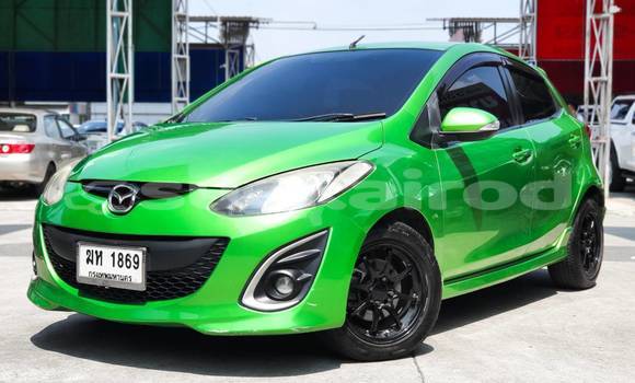 ซื้อ รถมือสอง Mazda 2 เขียว รถยนต์ ใน %{เมือง} ใน กรุงเทพมหานคร