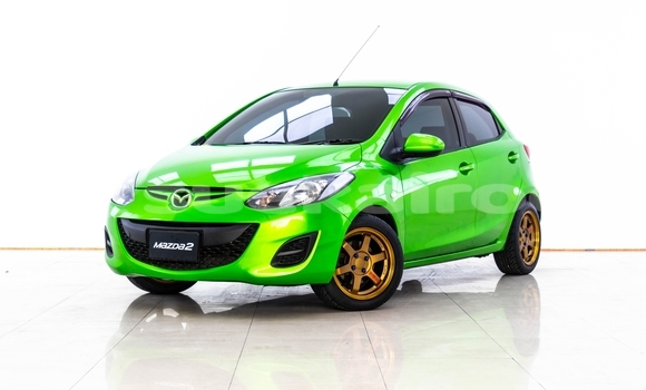 ซื้อ รถมือสอง Mazda 2 เขียว รถยนต์ ใน %{เมือง} ใน กรุงเทพมหานคร