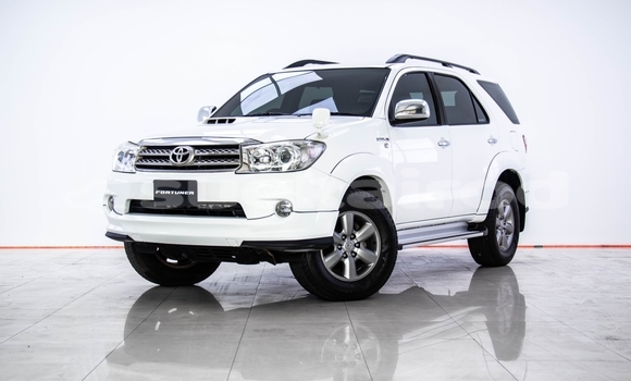 Buy Used Toyota Fortuner White Car in Bangkok in Bangkok
