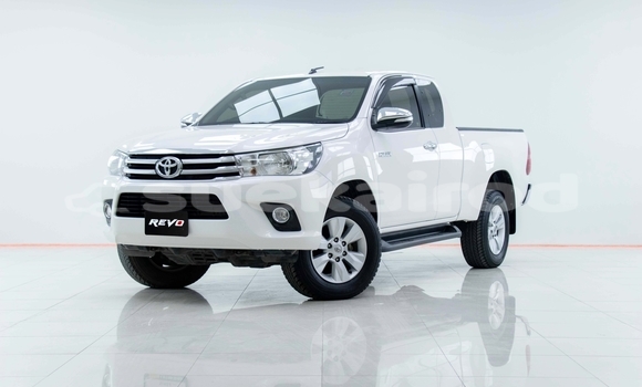 ซื้อ รถมือสอง Toyota Hiluxe Revo ขาว รถยนต์ ใน %{เมือง} ใน สมุทรสาคร
