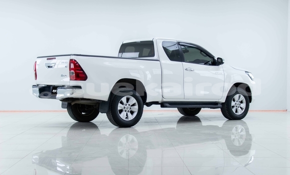 Buy Used Toyota Hiluxe Revo White Car in Samut Sakhon in Samut Sakhon Buy Used Toyota Hiluxe Revo White Car in Samut Sakhon in Samut Sakhon