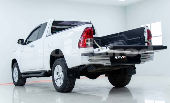 Buy Used Toyota Hiluxe Revo White Car in Samut Sakhon in Samut Sakhon Buy Used Toyota Hiluxe Revo White Car in Samut Sakhon in Samut Sakhon