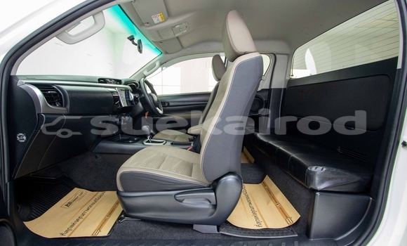 Buy Used Toyota Hiluxe Revo White Car in Samut Sakhon in Samut Sakhon Buy Used Toyota Hiluxe Revo White Car in Samut Sakhon in Samut Sakhon