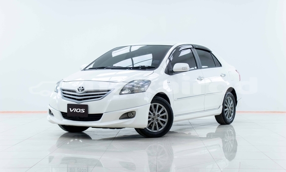 ซื้อ รถมือสอง Toyota Vios ขาว รถยนต์ ใน %{เมือง} ใน สมุทรสาคร