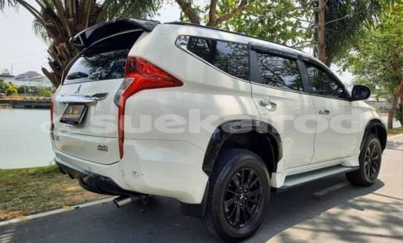 Buy Used Mitsubishi Pajero Sport White Car in Bangkok in Bangkok Buy Used Mitsubishi Pajero Sport White Car in Bangkok in Bangkok