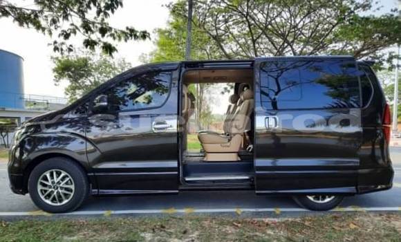 ซื้อ รถมือสอง Hyundai H1 สีน้ำตาล รถยนต์ ใน %{เมือง} ใน กรุงเทพมหานคร ซื้อ รถมือสอง Hyundai H1 สีน้ำตาล รถยนต์ ใน %{เมือง} ใน กรุงเทพมหานคร