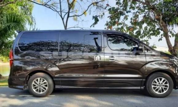 ซื้อ รถมือสอง Hyundai H1 สีน้ำตาล รถยนต์ ใน %{เมือง} ใน กรุงเทพมหานคร ซื้อ รถมือสอง Hyundai H1 สีน้ำตาล รถยนต์ ใน %{เมือง} ใน กรุงเทพมหานคร