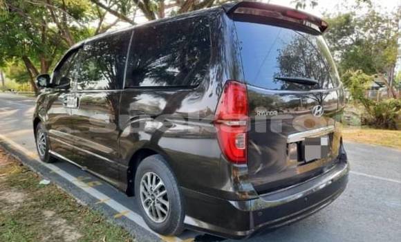 ซื้อ รถมือสอง Hyundai H1 สีน้ำตาล รถยนต์ ใน %{เมือง} ใน กรุงเทพมหานคร ซื้อ รถมือสอง Hyundai H1 สีน้ำตาล รถยนต์ ใน %{เมือง} ใน กรุงเทพมหานคร