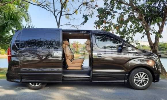 ซื้อ รถมือสอง Hyundai H1 สีน้ำตาล รถยนต์ ใน %{เมือง} ใน กรุงเทพมหานคร ซื้อ รถมือสอง Hyundai H1 สีน้ำตาล รถยนต์ ใน %{เมือง} ใน กรุงเทพมหานคร