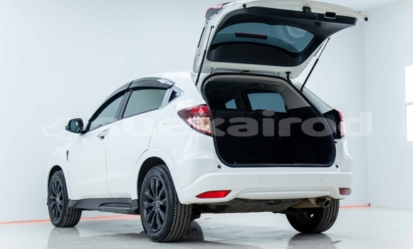 ซื้อ รถมือสอง Honda HR-V ขาว รถยนต์ ใน %{เมือง} ใน สมุทรสาคร ซื้อ รถมือสอง Honda HR-V ขาว รถยนต์ ใน %{เมือง} ใน สมุทรสาคร