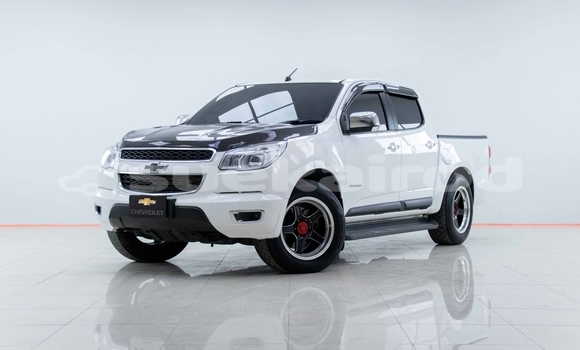 Buy Used Chevrolet Colorado White Car in Samut Sakhon in Samut Sakhon