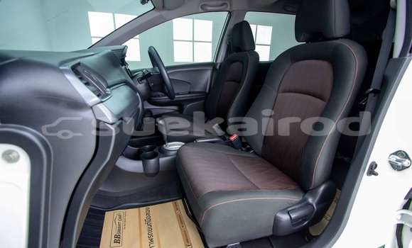 Buy Used Honda Mobilio White Car in Samut Sakhon in Samut Sakhon Buy Used Honda Mobilio White Car in Samut Sakhon in Samut Sakhon