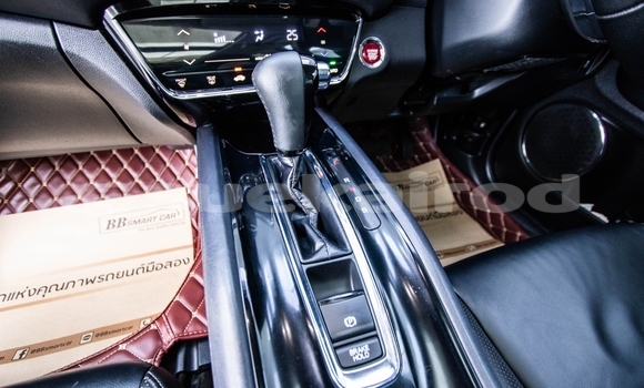 ซื้อ รถมือสอง Honda HR-V สีดำ รถยนต์ ใน %{เมือง} ใน กรุงเทพมหานคร ซื้อ รถมือสอง Honda HR-V สีดำ รถยนต์ ใน %{เมือง} ใน กรุงเทพมหานคร