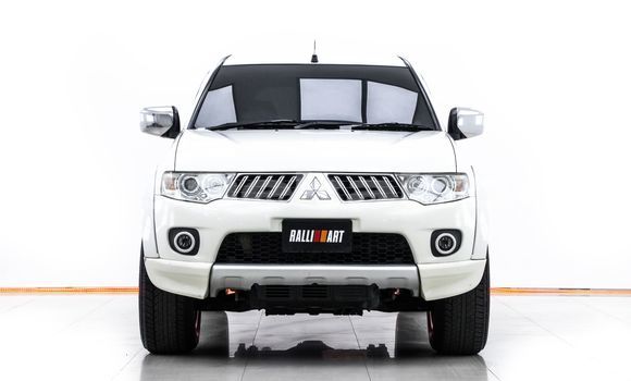 Buy Used Mitsubishi Pajero White Car in Bangkok in Bangkok Buy Used Mitsubishi Pajero White Car in Bangkok in Bangkok
