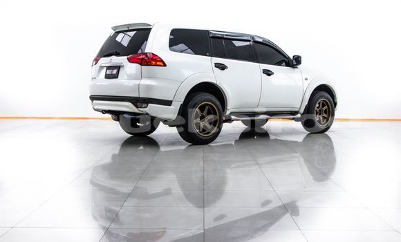 Buy Used Mitsubishi Pajero White Car in Bangkok in Bangkok Buy Used Mitsubishi Pajero White Car in Bangkok in Bangkok