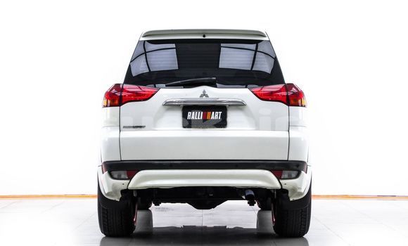 Buy Used Mitsubishi Pajero White Car in Bangkok in Bangkok Buy Used Mitsubishi Pajero White Car in Bangkok in Bangkok
