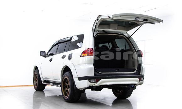 Buy Used Mitsubishi Pajero White Car in Bangkok in Bangkok Buy Used Mitsubishi Pajero White Car in Bangkok in Bangkok