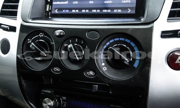 Buy Used Mitsubishi Pajero White Car in Bangkok in Bangkok Buy Used Mitsubishi Pajero White Car in Bangkok in Bangkok