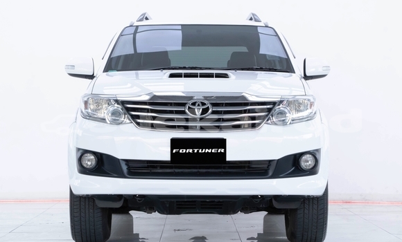 Buy Used Toyota Fortuner White Car in Samut Sakhon in Samut Sakhon Buy Used Toyota Fortuner White Car in Samut Sakhon in Samut Sakhon