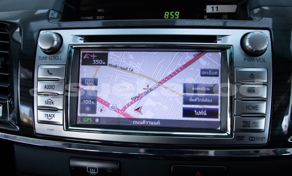 Buy Used Toyota Fortuner White Car in Samut Sakhon in Samut Sakhon Buy Used Toyota Fortuner White Car in Samut Sakhon in Samut Sakhon