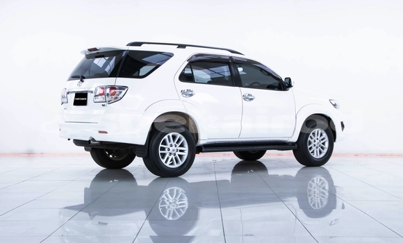 Buy Used Toyota Fortuner White Car in Samut Sakhon in Samut Sakhon Buy Used Toyota Fortuner White Car in Samut Sakhon in Samut Sakhon