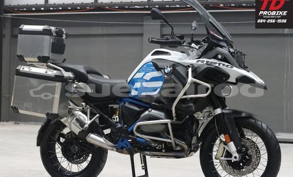 Buy Used BMW R1200GS Adventure White Bike in Bangkok in Bangkok