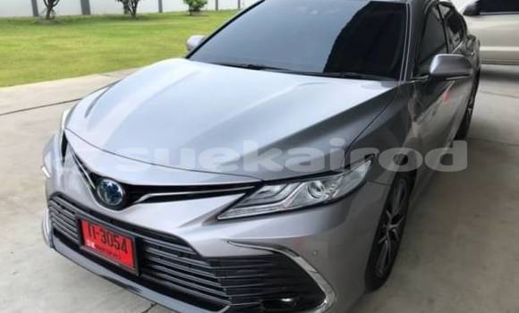 ซื้อ รถมือสอง Toyota Camry เงิน รถยนต์ ใน %{เมือง} ใน กรุงเทพมหานคร
