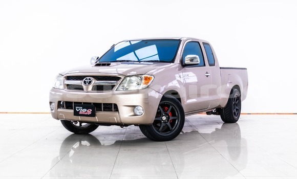 ซื้อ รถมือสอง Toyota Hiluxe VIGO สีน้ำตาล รถยนต์ ใน %{เมือง} ใน กรุงเทพมหานคร